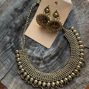 Dazzling Gold Choker Necklace and Earrings 🤩